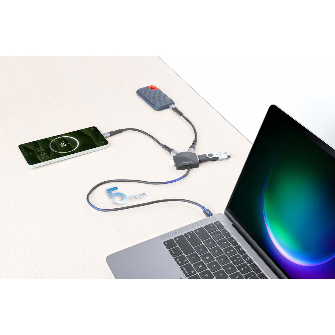 Hub USB-C/ A 3.2 con 4 puertos 2 USB-A y 2 USB-C Image 4