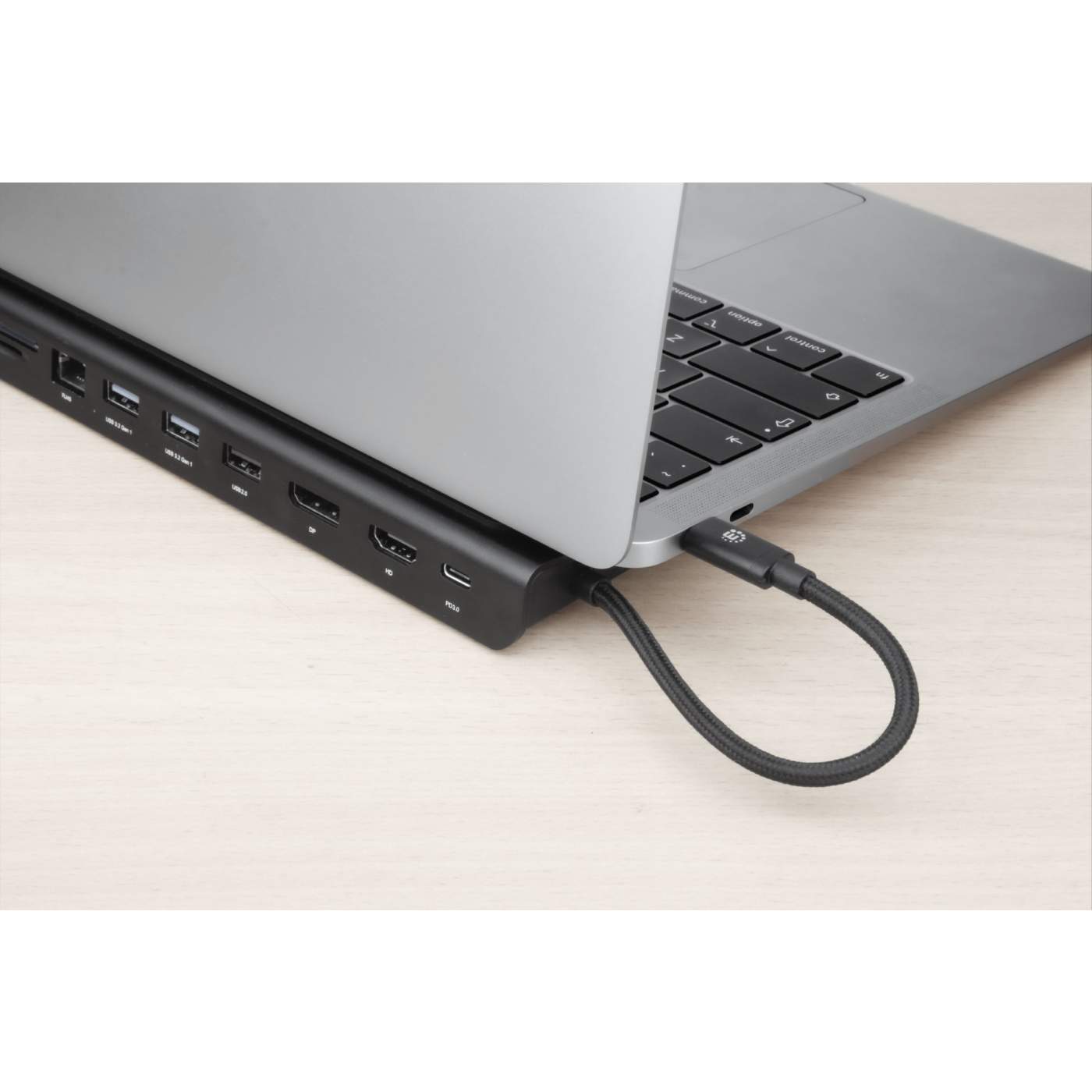 Docking station de USB-C a 11 puertos, para tres monitores, con MST Image 12