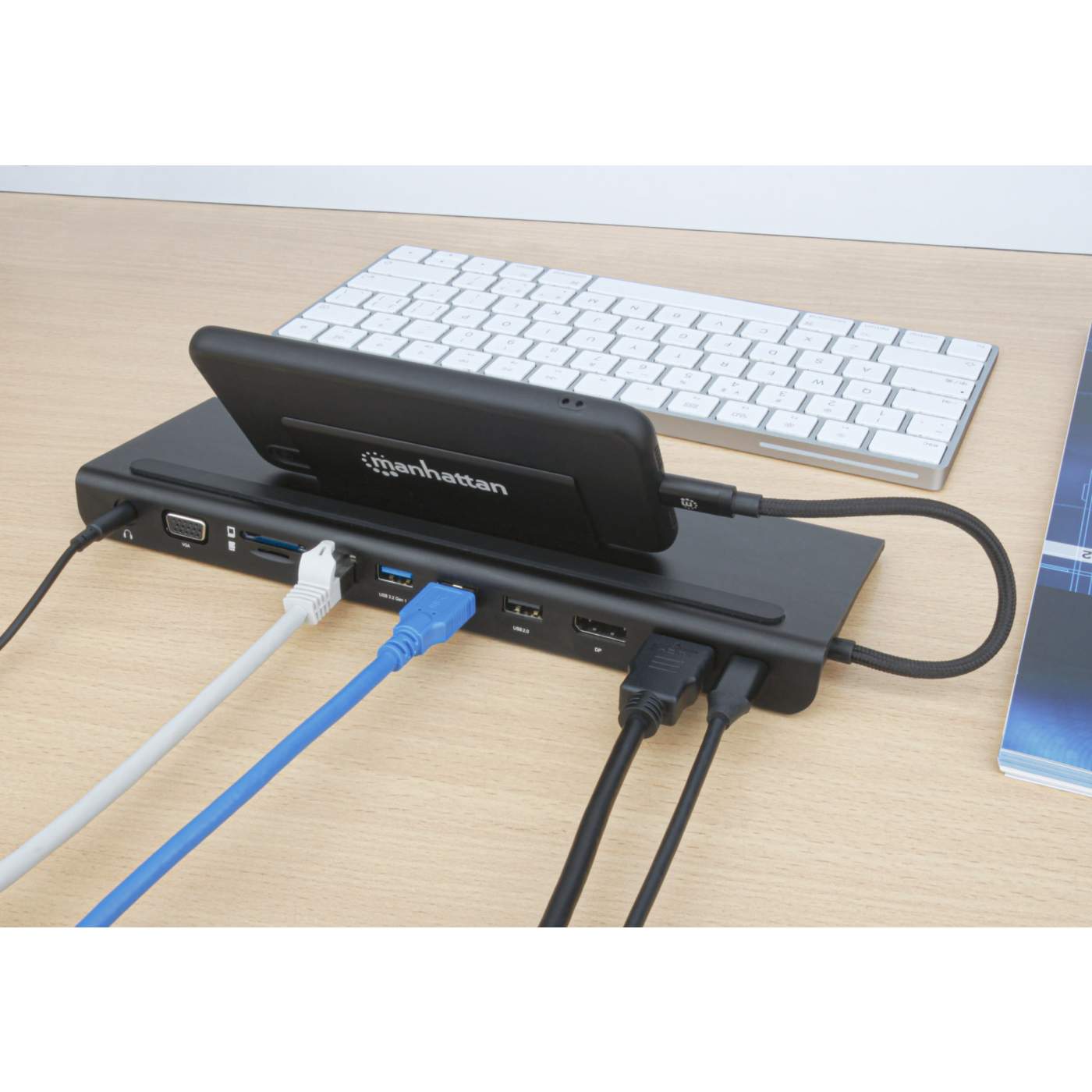 Docking station de USB-C a 11 puertos, para tres monitores, con MST Image 14